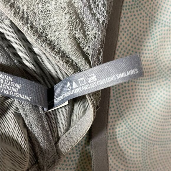 Elegant Gray Lace Bra, 34B. - Picture 8 of 9